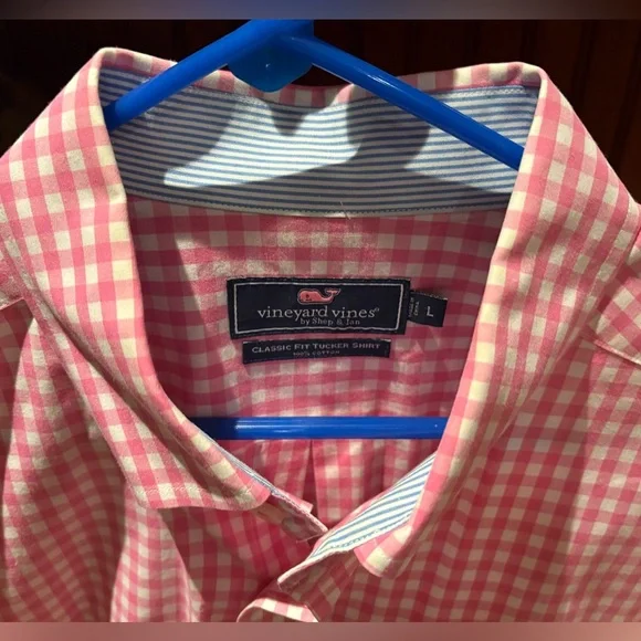 Vineyard Vines men’s button front shirt. Sharp pink gingham plaid with logo. Lg - Picture 5 of 7